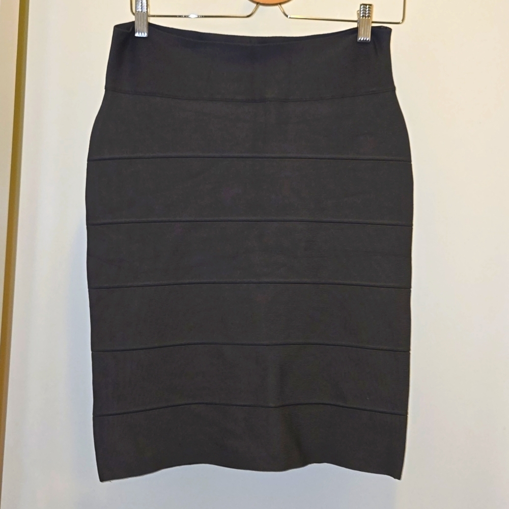 BCBG Maxazria grey bandage skirt